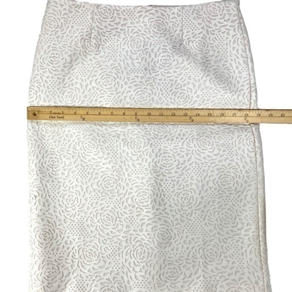 Catherine Malandrino Skirt Womens 8 Ivory White 3D Floral Laser Cut Pencil Midi - Picture 7 of 10